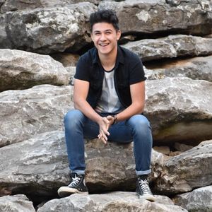 Meet your Posher, Cesar